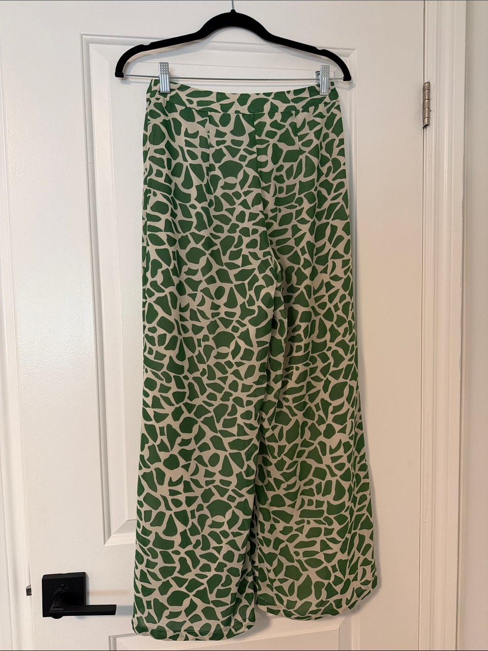Green Patterned Top & Pants Set - Picture 6 of 10